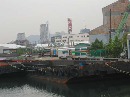 �V���c����C�����̓��𑖂��ĎO�{��ڎw�������A���܂��܋ߏ���ʂ肩���������d�H���ɍH��BE231�n�ߍx�o�[�W�����i���C�����d�l�Ǝv����j����ʂɍ���Ă��鏊�������B�ނ�͂��̌�֓��܂ŉ񑗂���A�d���ɏA���B